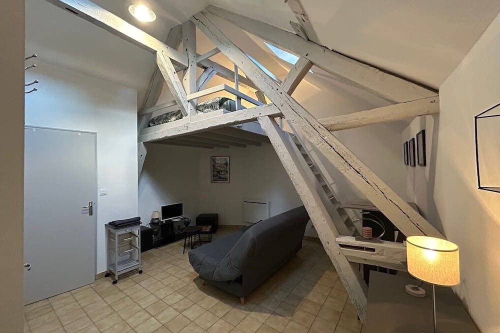 Foto 13 von 24: Downtown apartment - Drouaise - mezzanine - sleeps 4