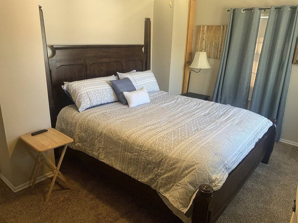 Foto 3 von 20: Utah Getaway mit Bar im Erdgeschoss, DirecTV, Netflix, High-Speed-Internet und BBQ!