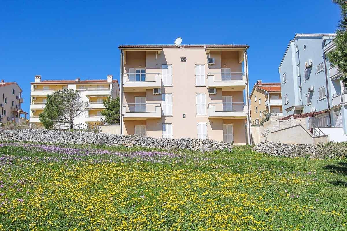 Foto 5 von 21: Ferienwohnung mit Balkon und Klimaanlage