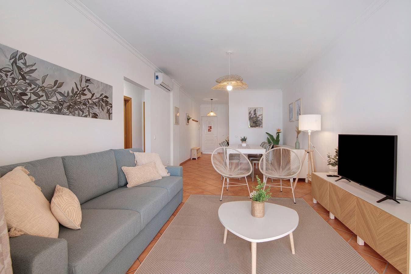Foto 10 von 24: Ferienwohnung 'T2 D Apt Amendoeira' mit Gemeinschaftspool, 2 Balkonen und WLAN
