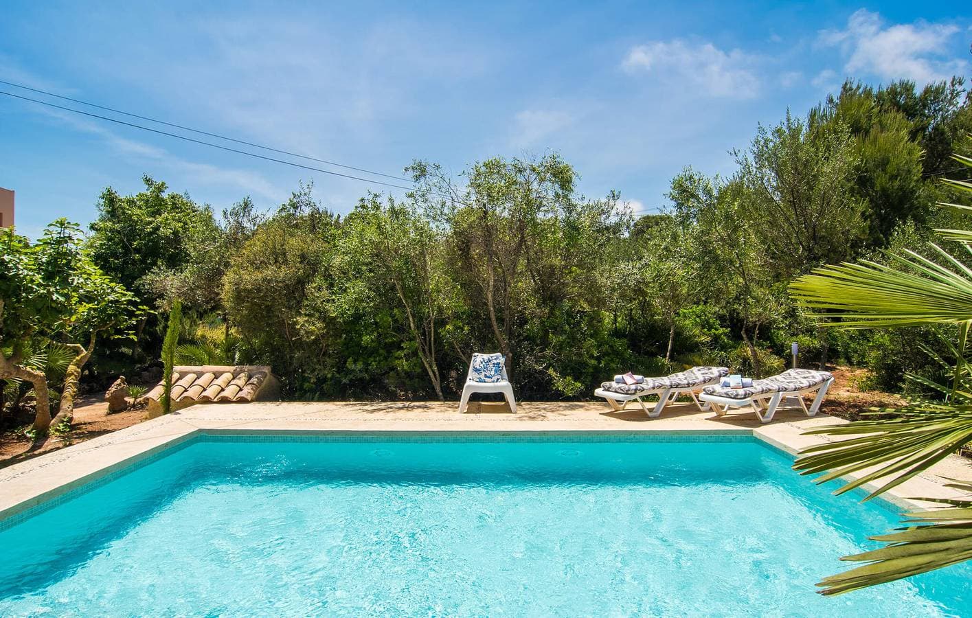 Foto 10 von 41: Apartment mit Meerblick, Pool, Terrasse und AC - 900m zum Strand