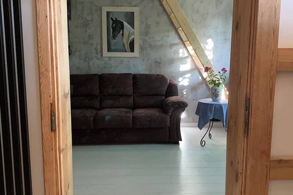 Foto 4 von 9: Cosy, renovated old house, w/ fireplace,10 min from the lake side. Pet friendly.
