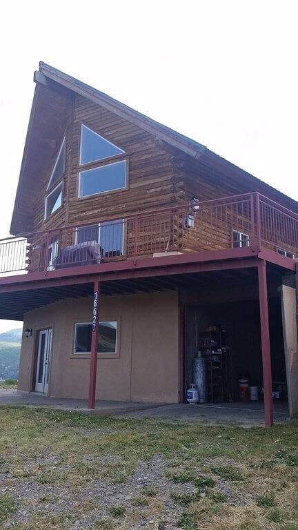 Foto 6 von 27: Wunderschöne 2700 Sf Mountain Log Home-Schneemobilfahrer paradiesisch-fantastische Aussicht