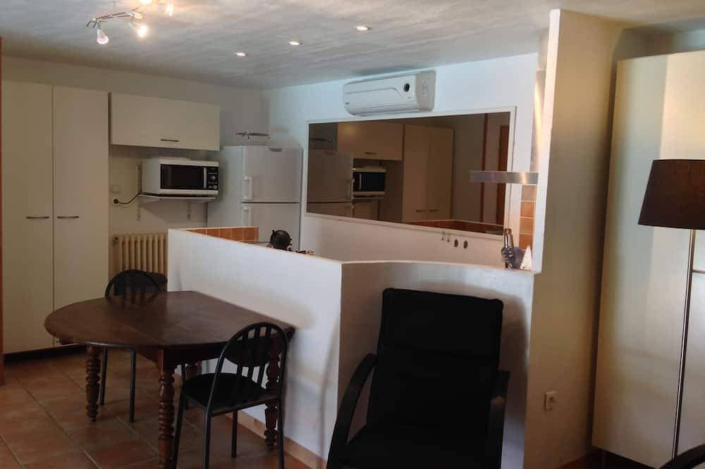 Foto 8 von 24: Haus mit großer Terrasse und privatem Pool zwischen Meer und Bergen