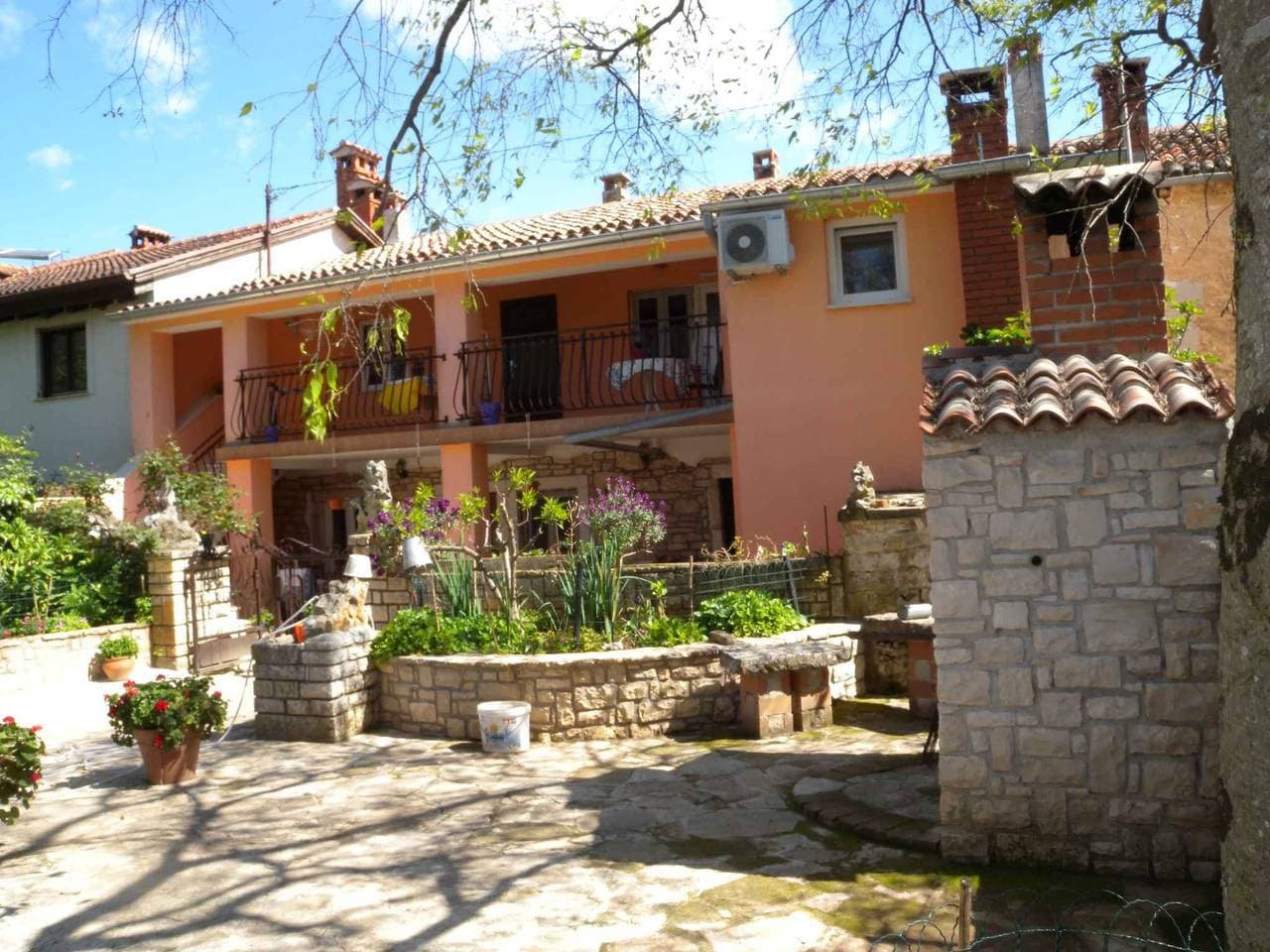Foto 4 von 20: Ferienhaus in ruhiger Lage mit Terrasse