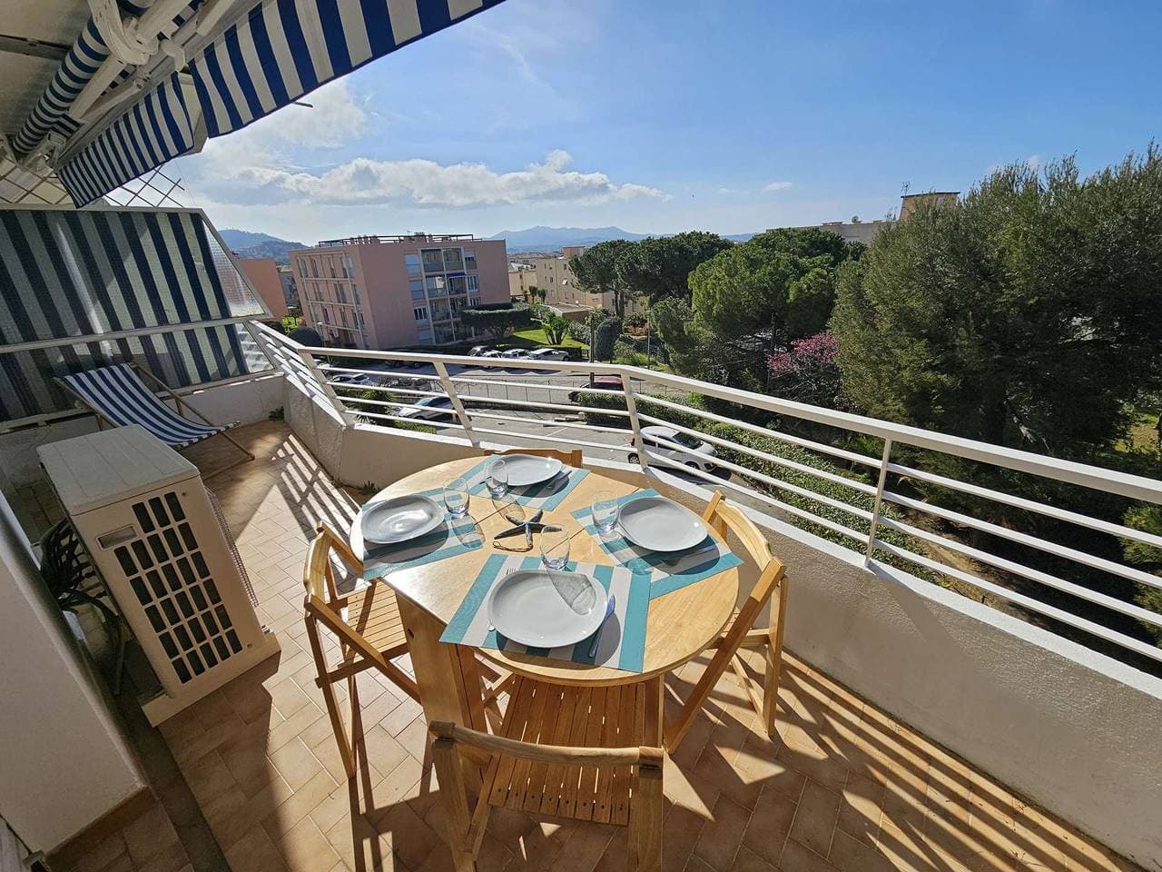 Foto 2 von 16: Ferienwohnung für 5 Personen mit Balkon