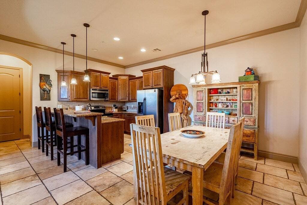 Foto 12 von 21: Dreamy 2-bedroom condo with sweeping desert views
