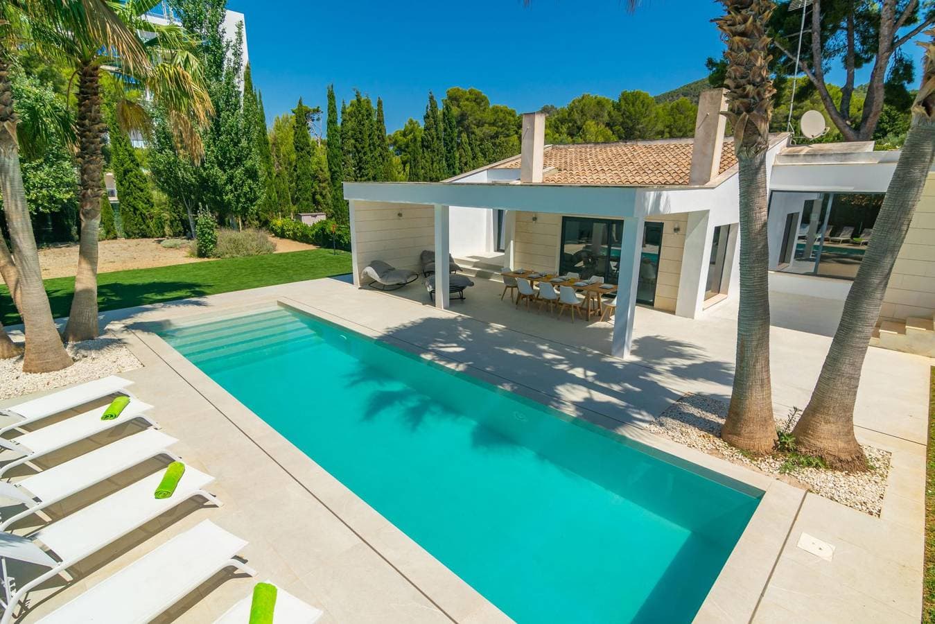 Foto 3 von 35: Casa Blanca Nº 1 - Luxuriöse Villa am Meer in einer privilegierten Gegend. Wifi wird gratis angeboten.