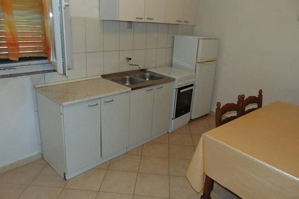 Foto 10 von 18: 3-Zimmer-Ferienwohnung mit Balkon und Meerblick Sucuraj, Hvar