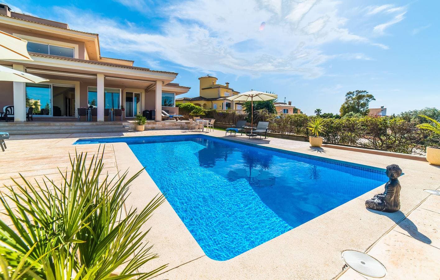 Foto 10 von 52: Apartment mit Meerblick, Pool und Terrasse | Nähe Strand und Restaurants