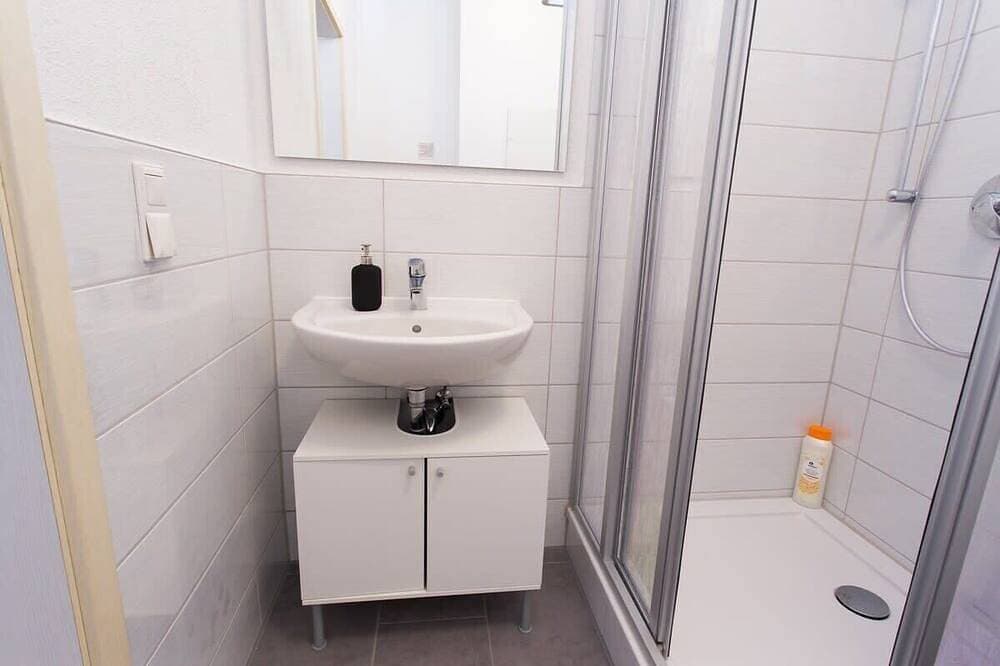 Foto 6 von 13: FullHouse | Halle | T28 Hawk Apt.