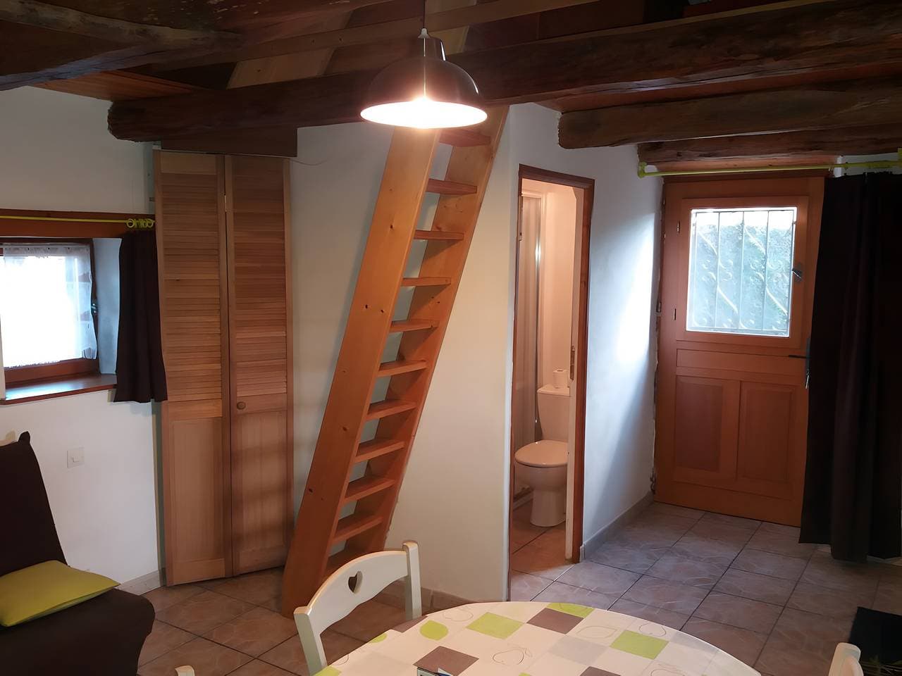 Foto 3 von 11: Petite Maisonnette Auvergnate mit Bergblick