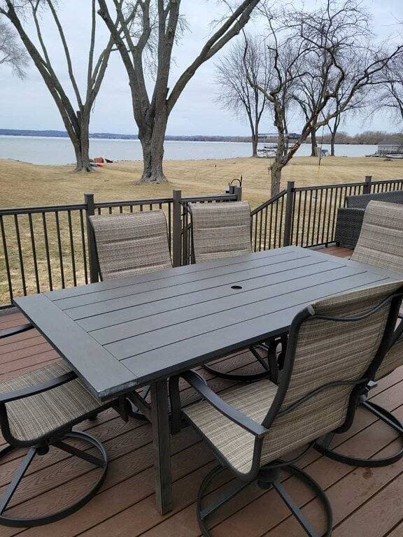 Foto 7 von 29: Beautiful Sunrises and Lakefront Views!