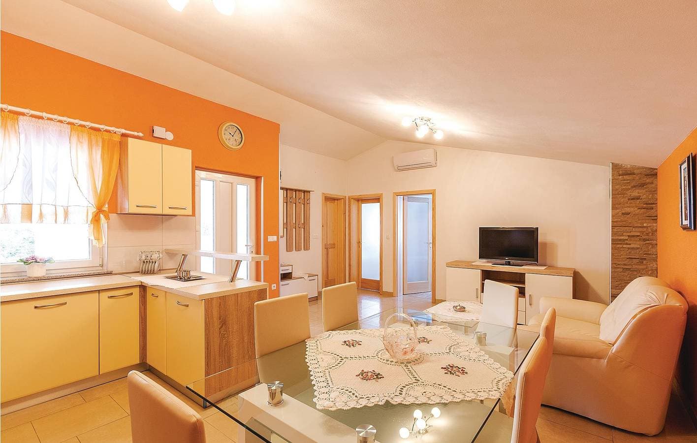 Foto 10 von 26: Gemütliche 1-Zimmer-Wohnung mit Terrasse, WLAN und Parkplatz – 1,5 km vom Strand von Fažana entfernt