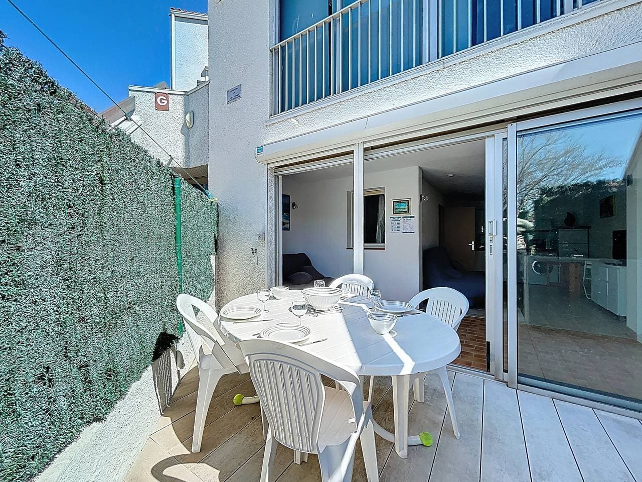 Foto 5 von 15: Meerblick-Apartment mit Terrasse und Pool
