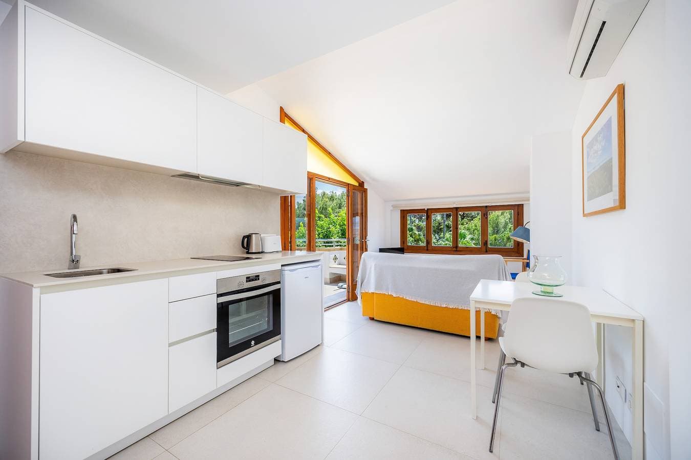 Foto 5 von 27: Ferienwohnung 'Faro Attic B' mit Meerblick, Wi-Fi und Klimaanlage