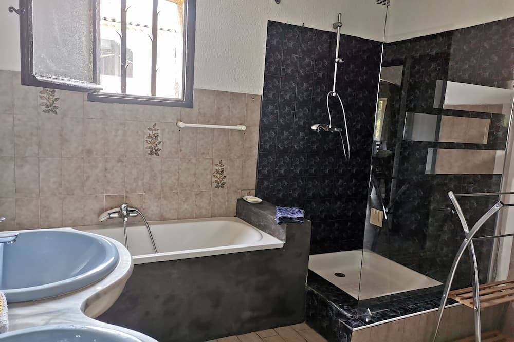 Foto 8 von 27: Ruhiges Zuhause in der Stadt der Mimosen