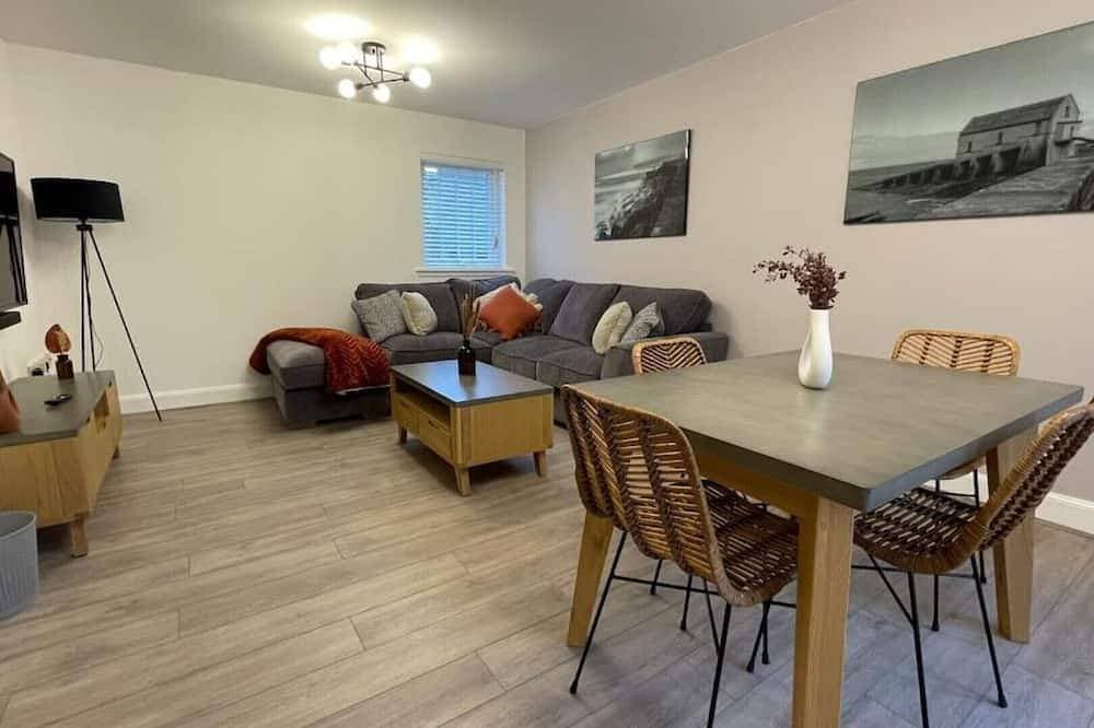 Harbourside, Luxury Two Bedroom Townhouse with Bike store – Sleeps 6 1