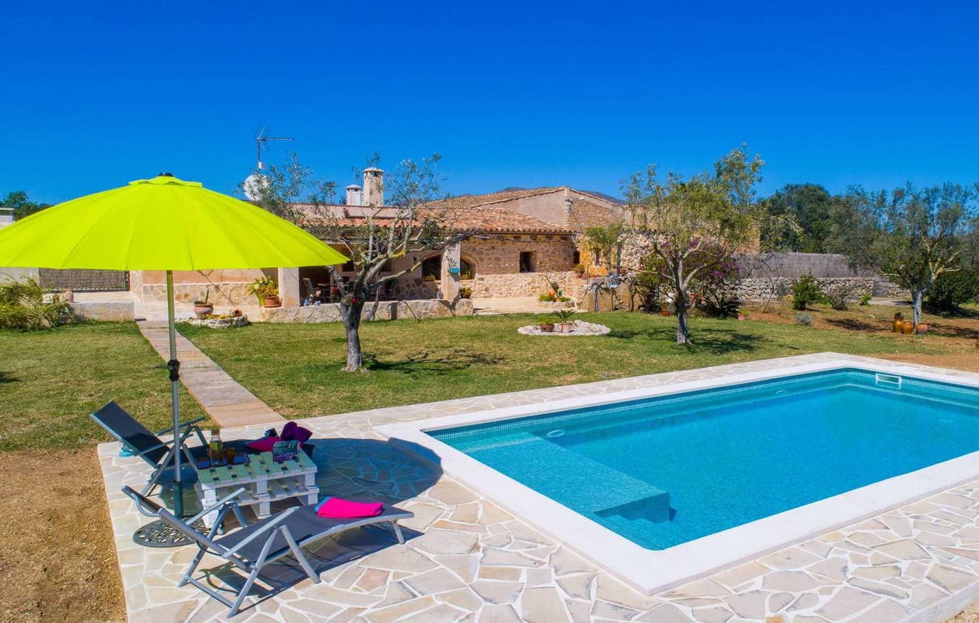 Foto 4 von 41: Gemütliches Apartment mit Pool, Küche & Klimaanlage | Kostenloses WiFi & Grill