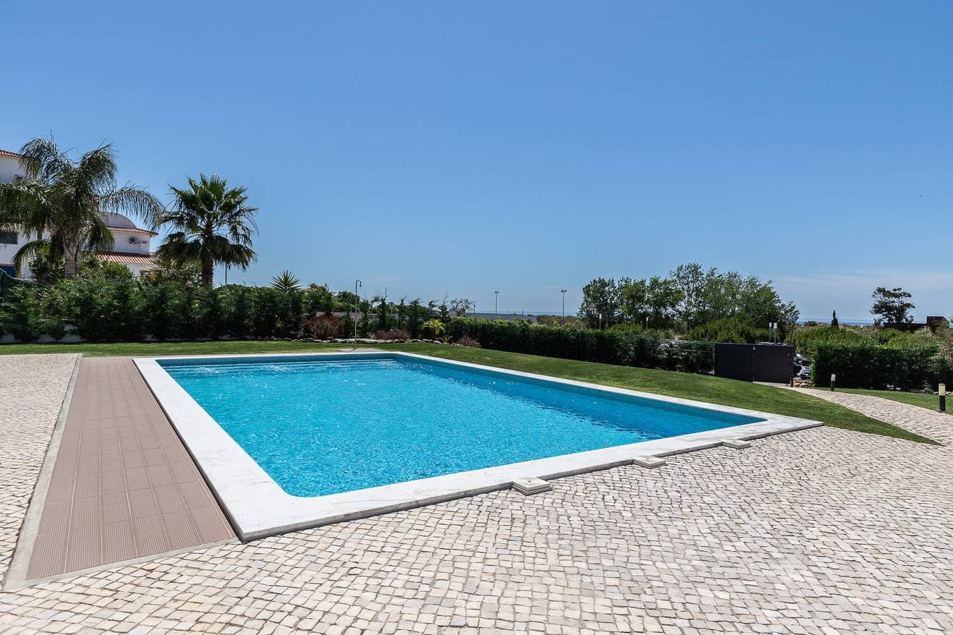 Foto 8 von 42: Moradia 4 quartos com piscina em condomínio by AlgarveManta (6V4)