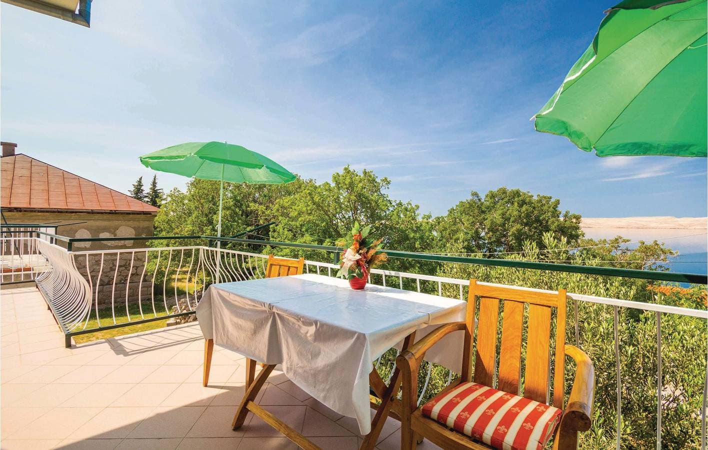 Foto 10 von 27: Charmantes Apartment mit Meerblick, Terrasse, Parkplatz und Zugang zum Strand