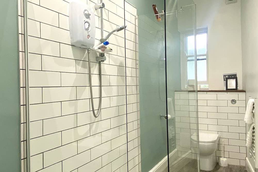Foto 7 von 17: Groß-Doppelzimmer-Gemeinsames Badezimmer
