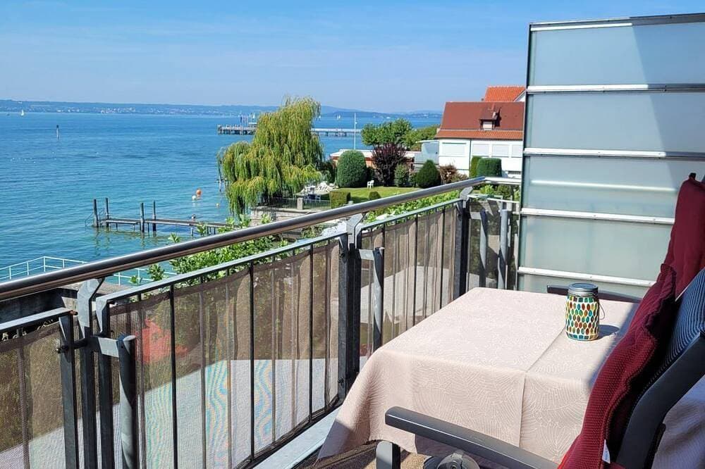 Foto 11 von 11: Charmante Wohnung \"Brücke\" - mit Seeblick und Liegewiese direkt am See