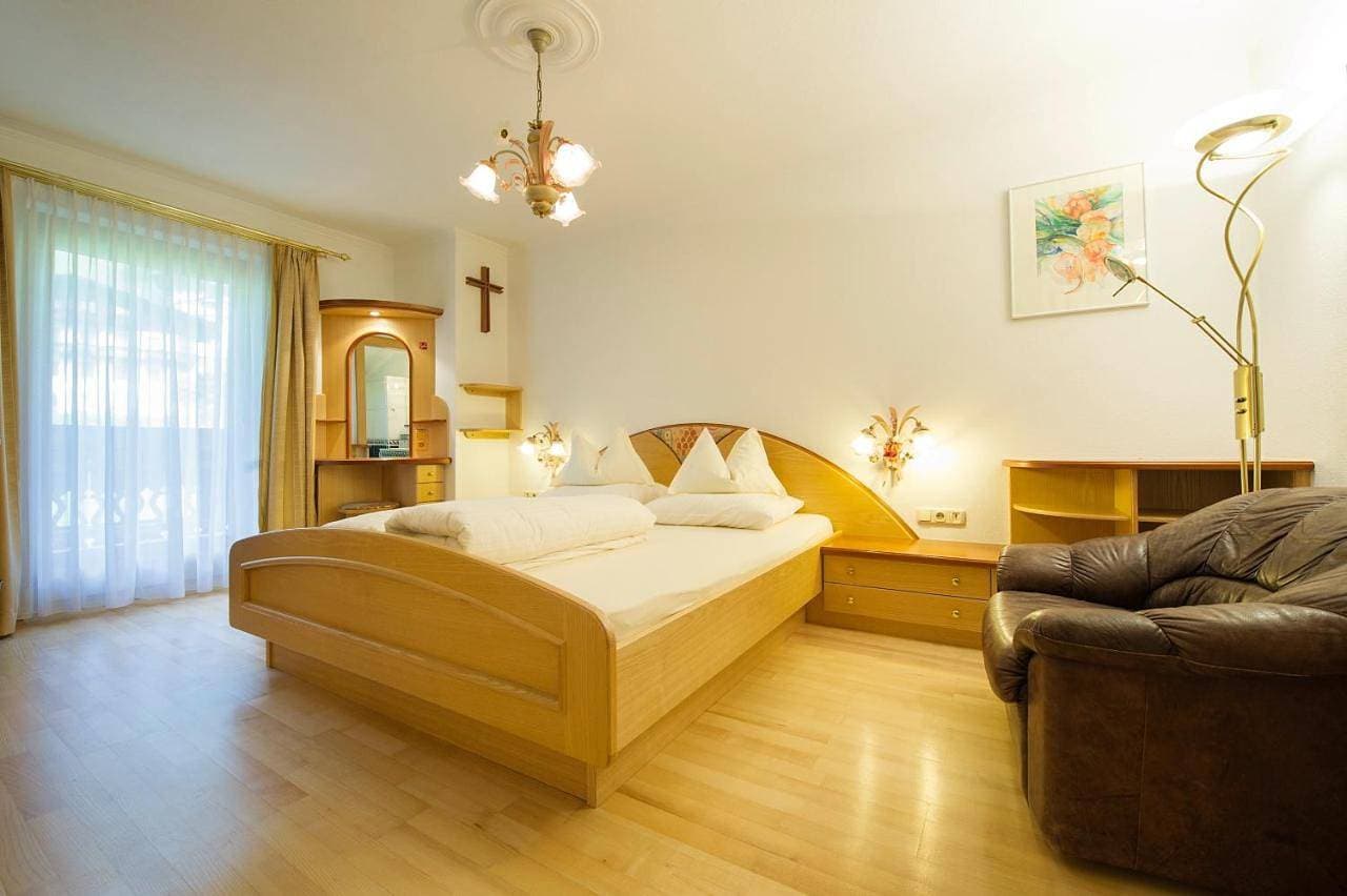Foto 10 von 12: Double Room with Balcony