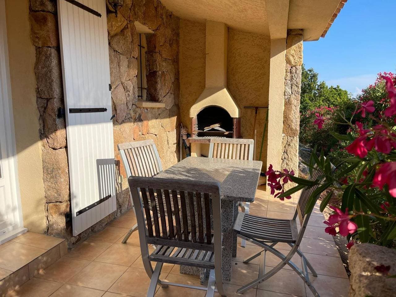 Foto 3 von 23: Ferienhaus am Meer mit Pool, Parkplatz und AC - Monacia-D'Aullène