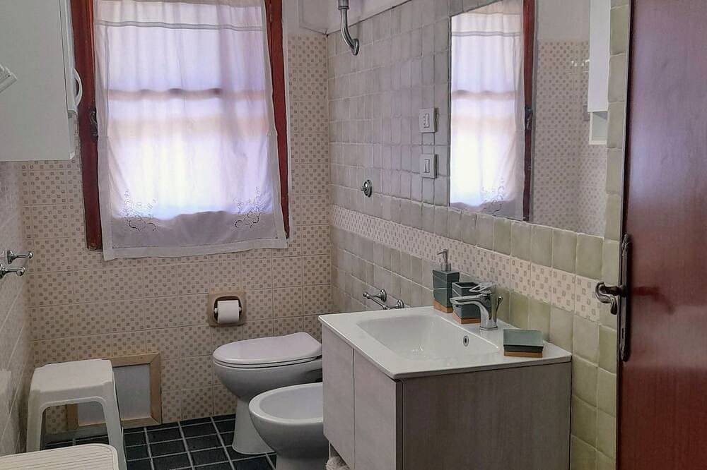 Foto 10 von 30: Ferienhaus  am Strand, 10 Meter vom Meer entfernt, privater Parkplatz.