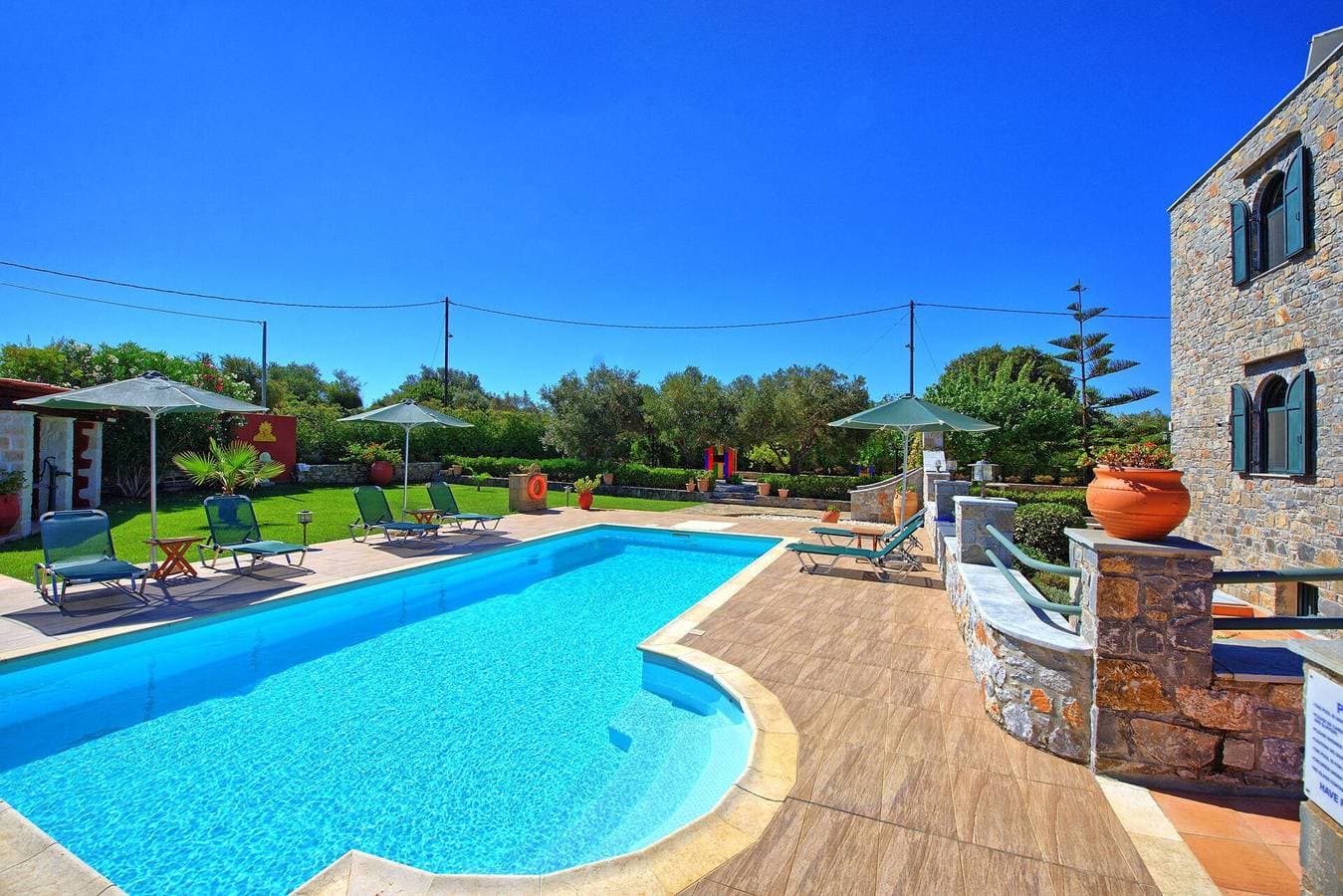 Foto 9 von 42: Villa für 6 Personen mit Pool