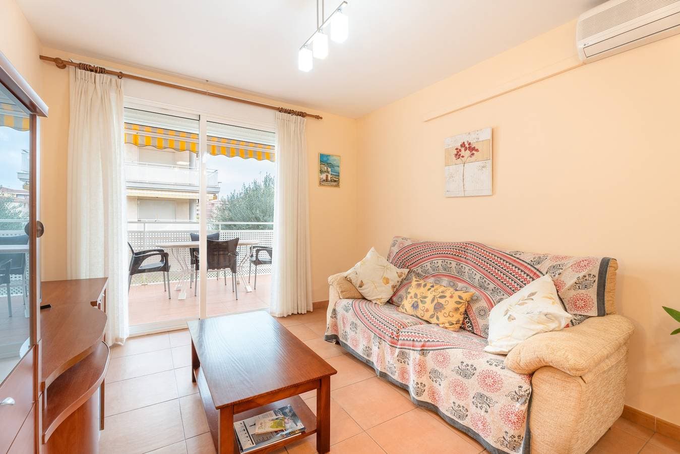 Foto 4 von 34: Ferienwohnung 'En Canet' mit Gemeinschaftspool, Wi-Fi und Klimaanlage