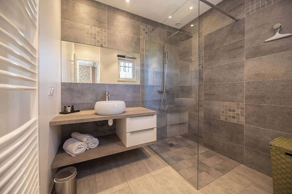 Foto 7 von 23: South Ardeche Neue Villa mit privatem Pool - 6 bis 8 Personen