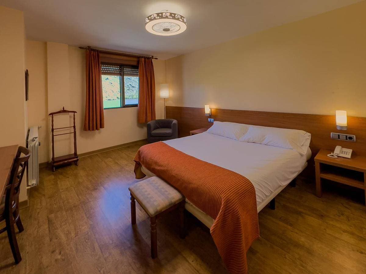 Foto 2 von 5: Double or Twin Room