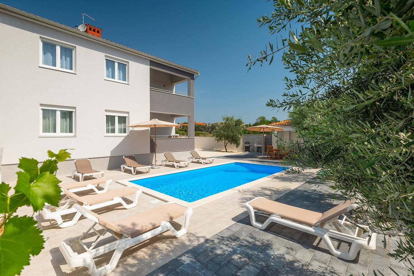 Foto 2 von 35: Ferienwohnung für 2 Personen mit Pool