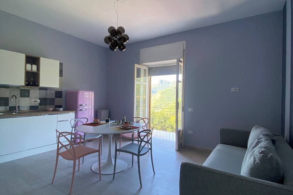 Foto 10 von 23: A pop suite in the blue of the Coast in the beautiful setting of the Lattari Mountains