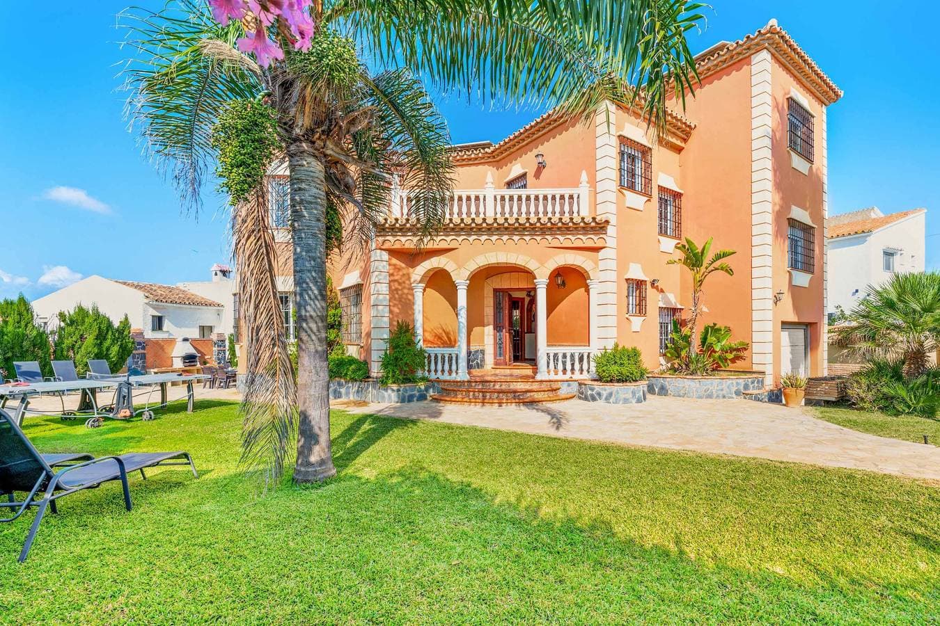 Foto 7 von 27: Villa für 14 Personen mit Terrasse