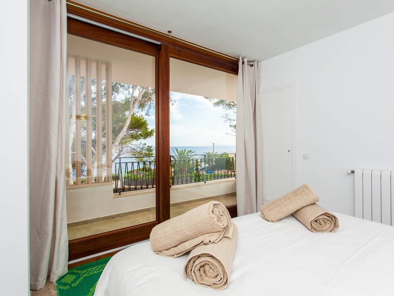 Foto 13 von 19: Villa Estrella Sea View. Moderne Villa für 6 Personen in Cala Figuera, Mallorca