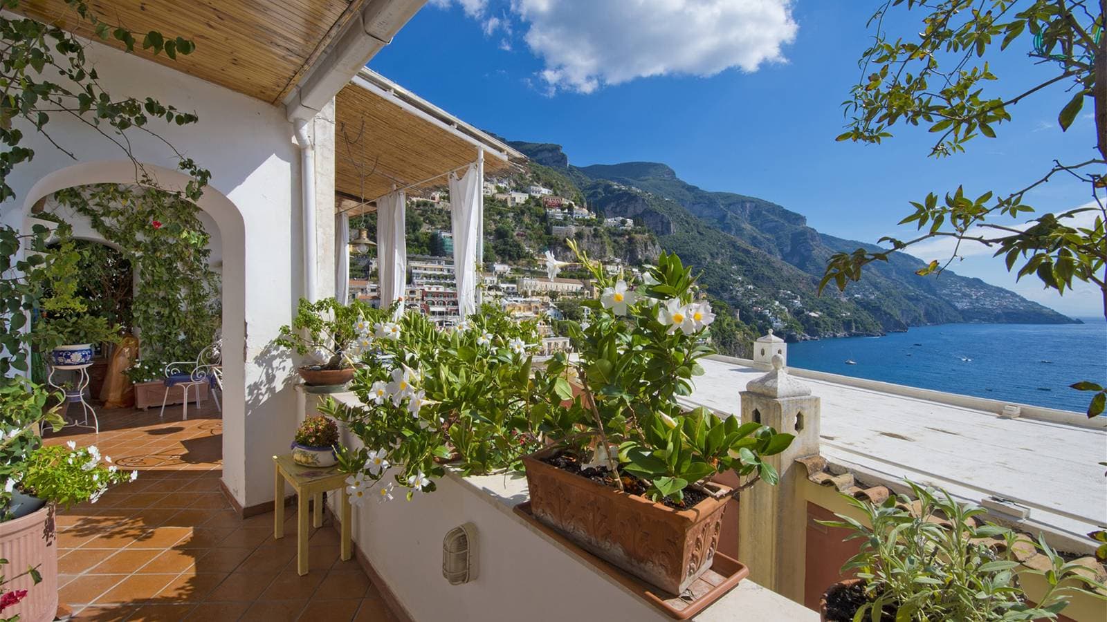 Foto 6 von 47: Villa für 6 Personen mit Balkon