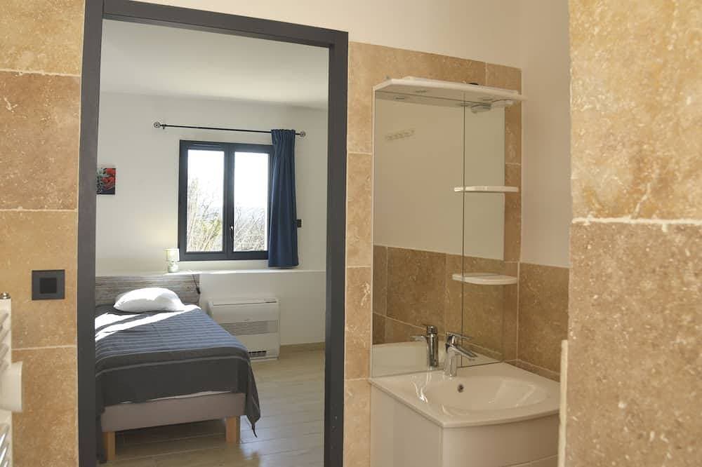 Foto 13 von 30: \"Charm and modernity: air-conditioned former sheepfold with heated swimming pool,