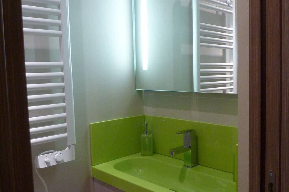 Foto 11 von 30: Komfortable Villa im Herzen eines Gartens mit Olivenbäumen.