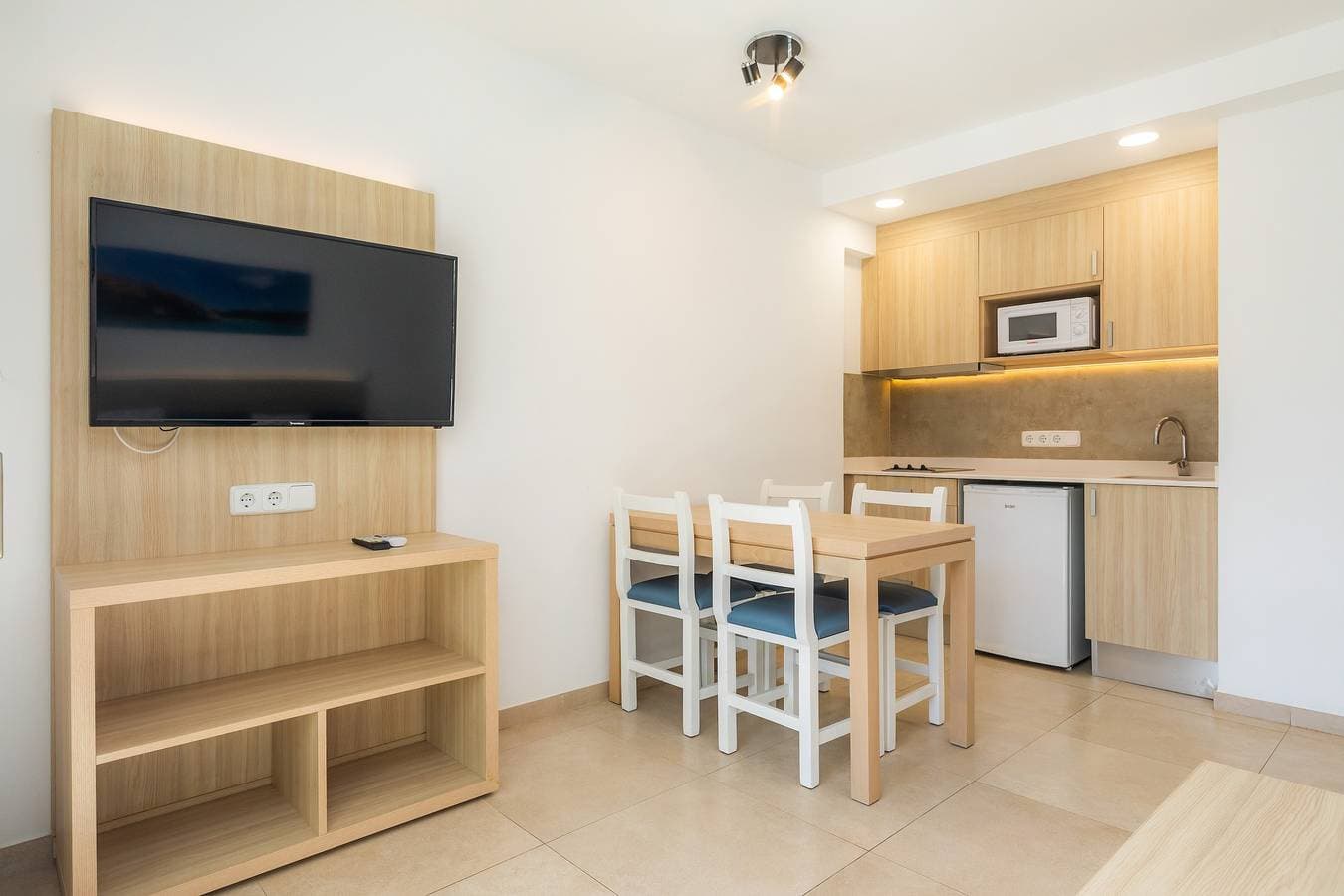Foto 7 von 21: Ferienwohnung 'Apartamento Bon Aire N1' mit Gemeinschaftspool, WLAN und Klimaanlage
