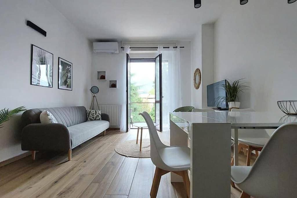 Foto 9 von 36: Two-Bedroom Apartment