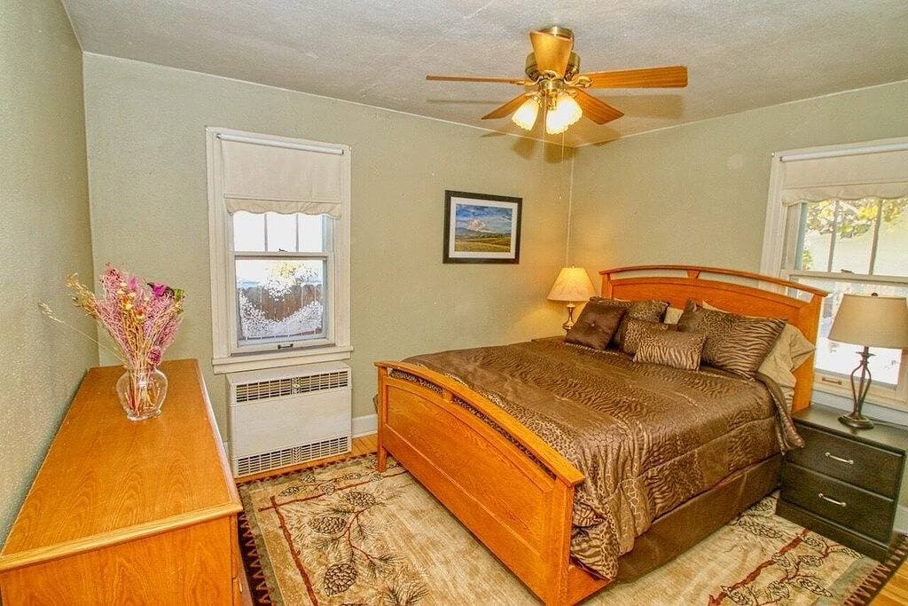 Foto 4 von 9: Charming Home In the Heart of Downtown Philipsburg