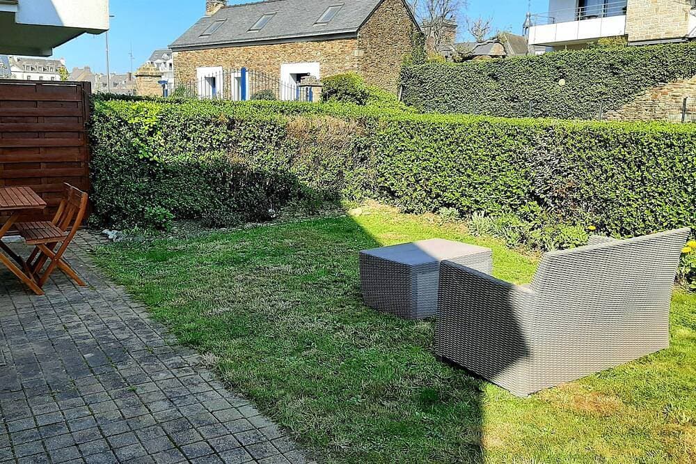Foto 13 von 13: Large 2-room apartment with small garden, private parking, shops on foot, 1 km from the gulf