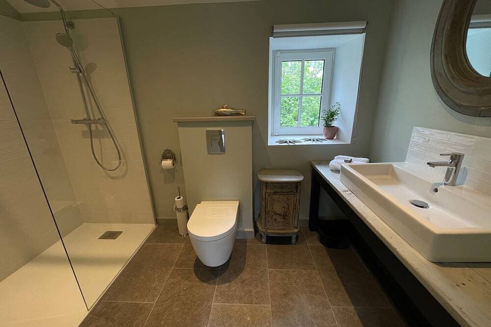 Foto 6 von 30: Stylish two bedroom apartment with river views