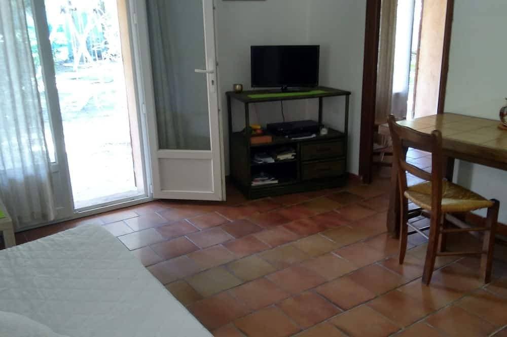 Foto 3 von 6: Cannes Bocca Near Garden Tennis Club faculties Cineum In garden villa