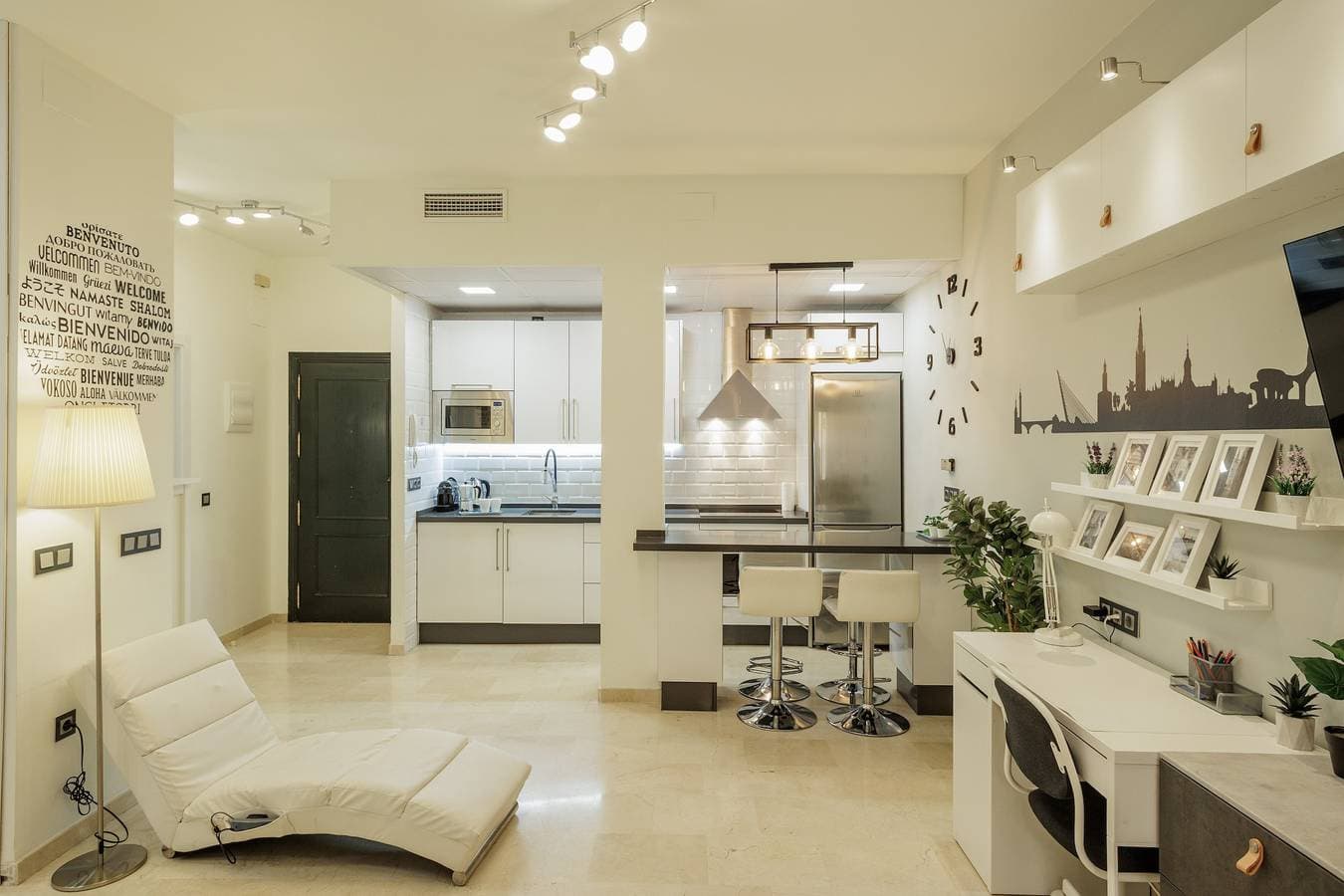 Foto 5 von 29: Designer-Loft an der Alameda von Sevilla – Smart-Tech & Wellness-Oase