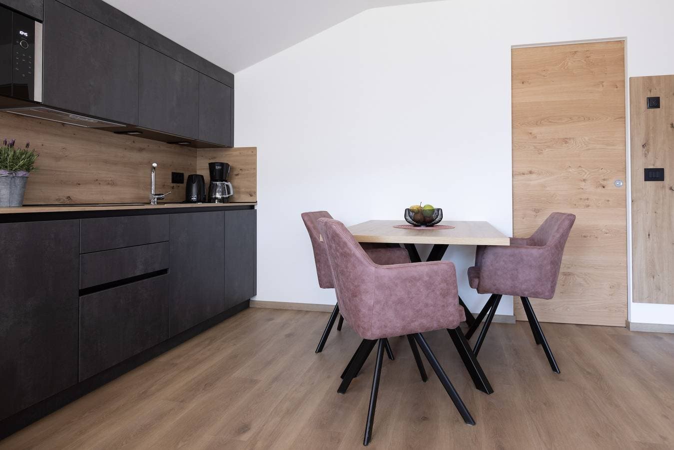Foto 2 von 33: Ferienwohnung "Kleon 1" mit Bergblick, Gemeinschaftspool und WLAN