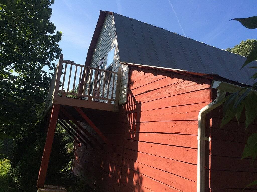 Foto 6 von 21: Alarka Cabin Guest House mit tollen Sonnenuntergängen in den Bergen und WiFi inklusive